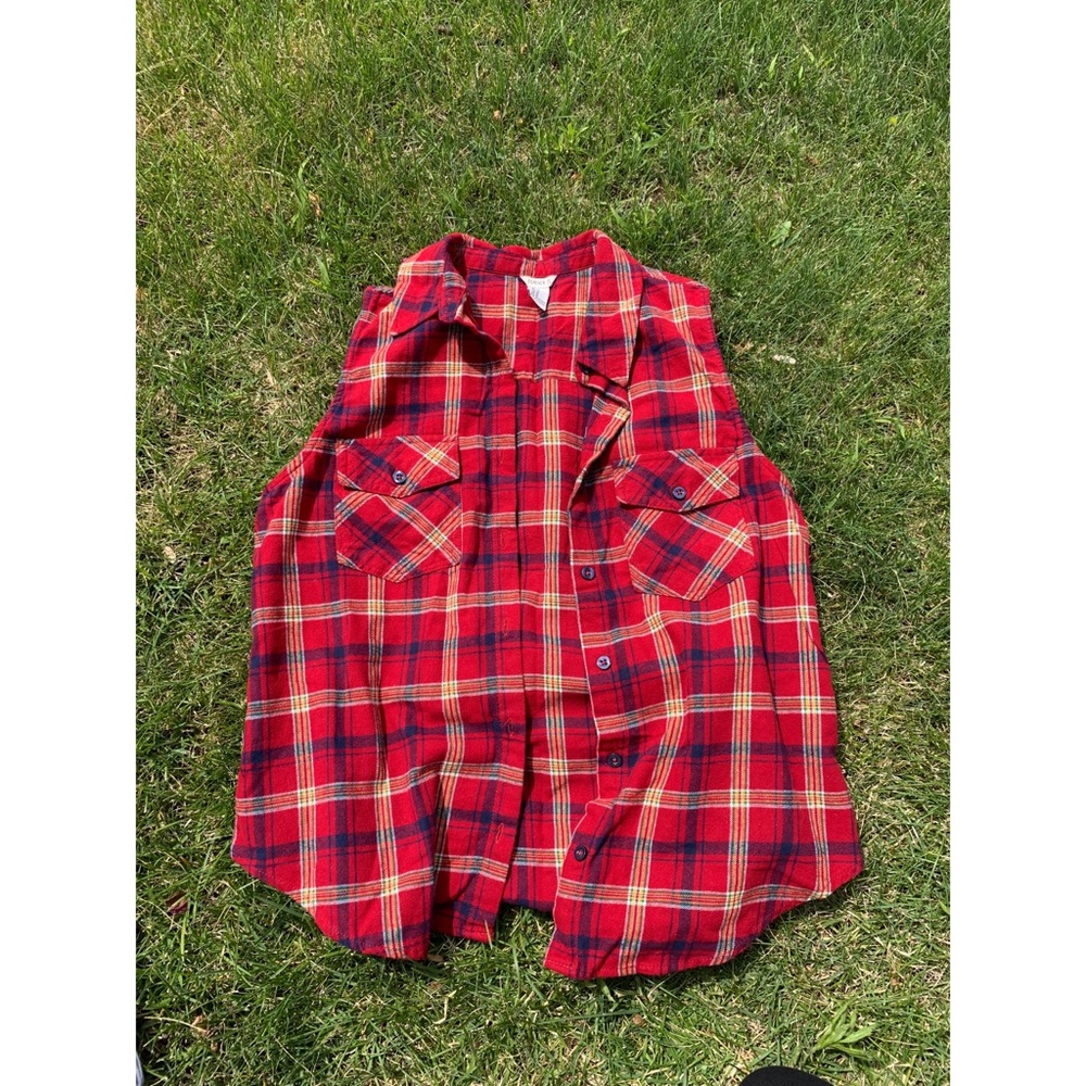 Forever 21 cute no sleeves shirt
